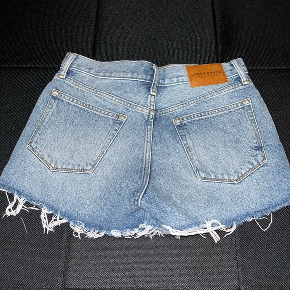 Lucky Brand Denim Jean Shorts. Size W27. - Picture 2 of 2